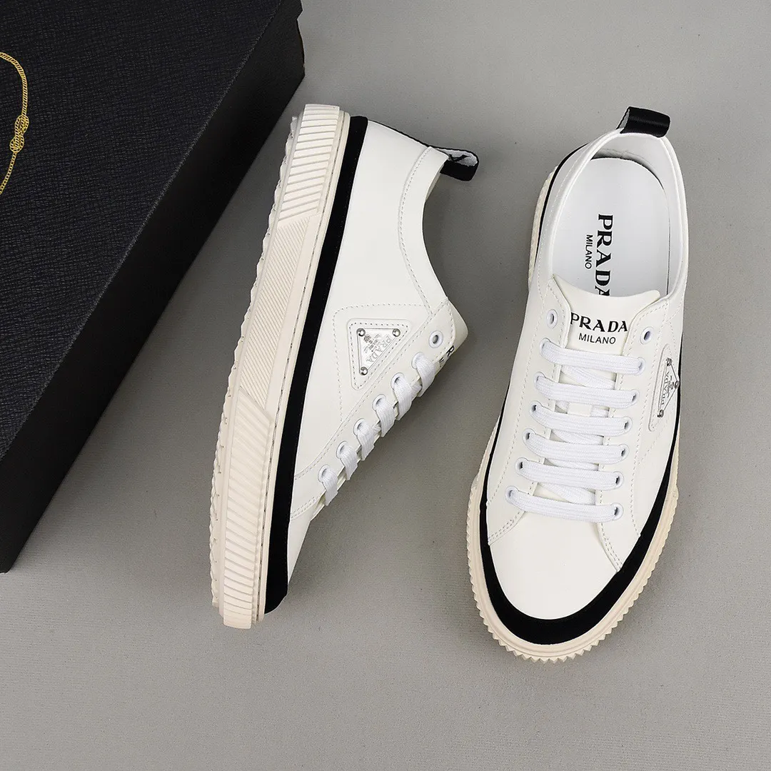 【PRADA】Men's shoes 💰400💰. Detonate the whole place! An international brand that is constantly innovating. This men's casual shoe is the original version. It is made of cowhide leather at a ratio of one to one at the store. It has leather feet and rubber non-slip outsole. It is breathable and comfortable. Quality speaks for itself. 👄38-44